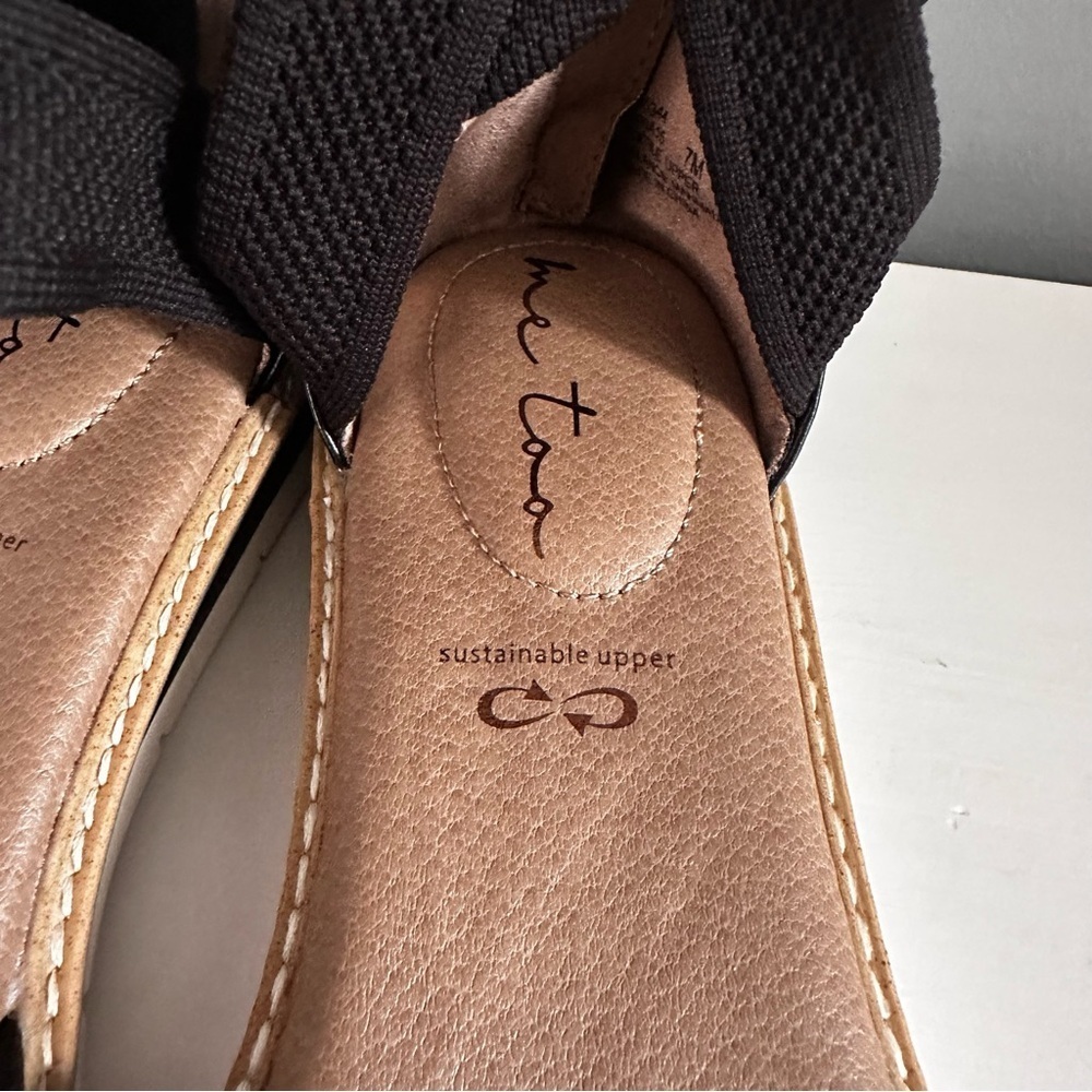 Me Too Rory Closed Toe Ankle Strap Flats Size 7M Black, Tan, Cream like new - Picture 4 of 9